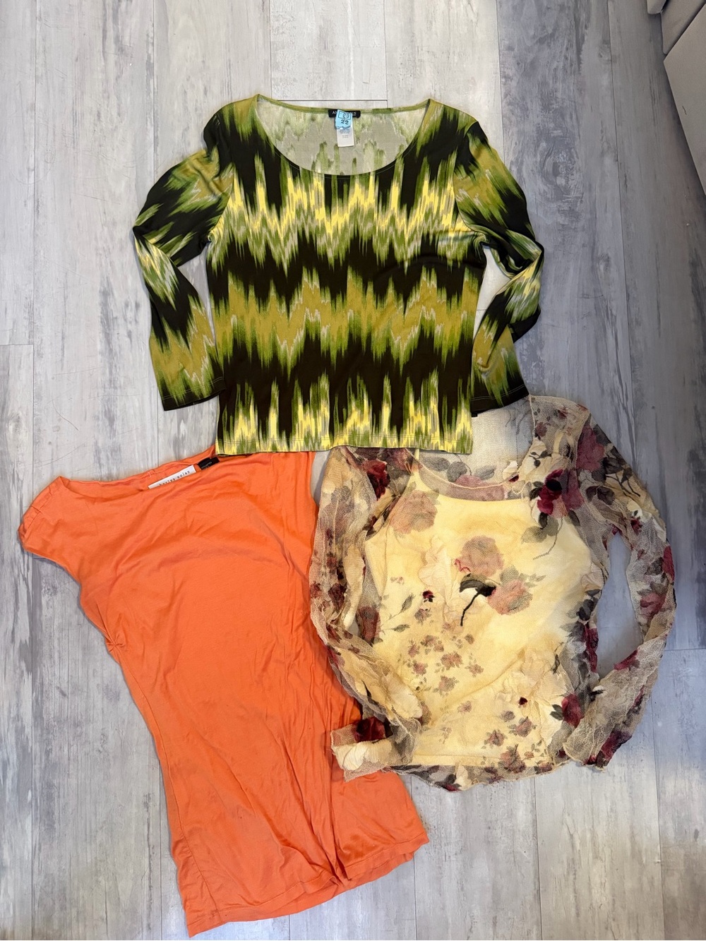 3 pack women shirts size S
